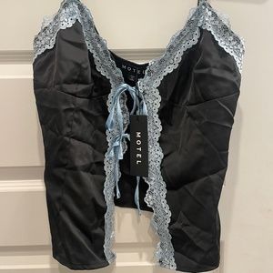 Bahela Tie Front Cami Top In Black With Blue Lace